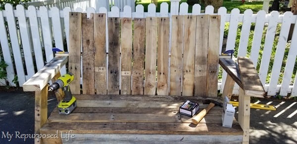 dry fit pallet loveseat bench boards
