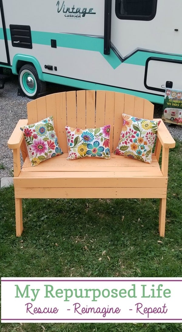 garden bench made from a pallet MyRepurposedLife