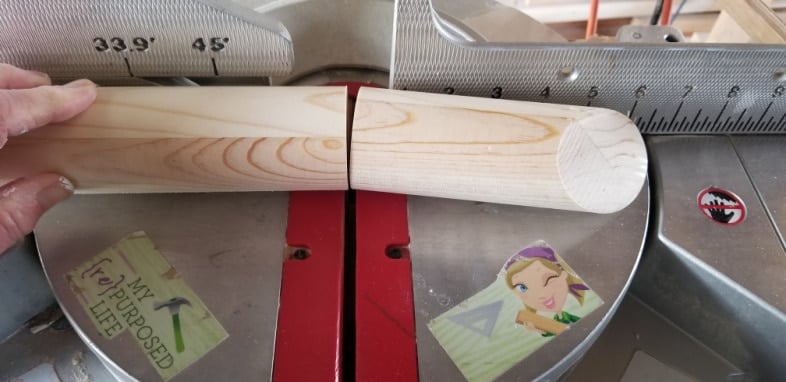 make end cut on miter saw