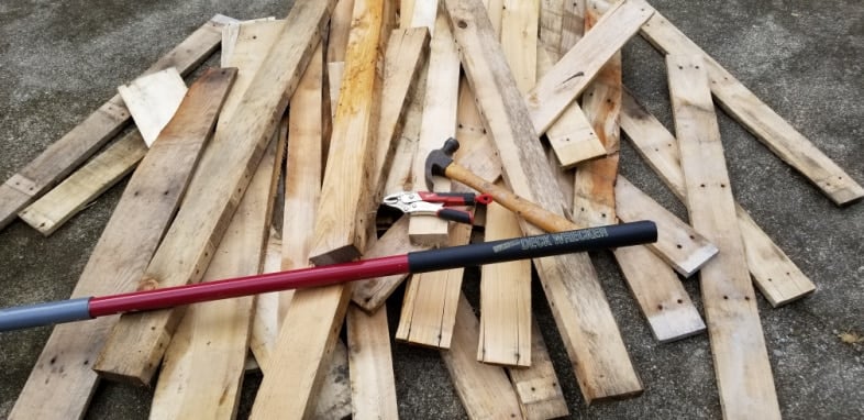 how to take apart pallets