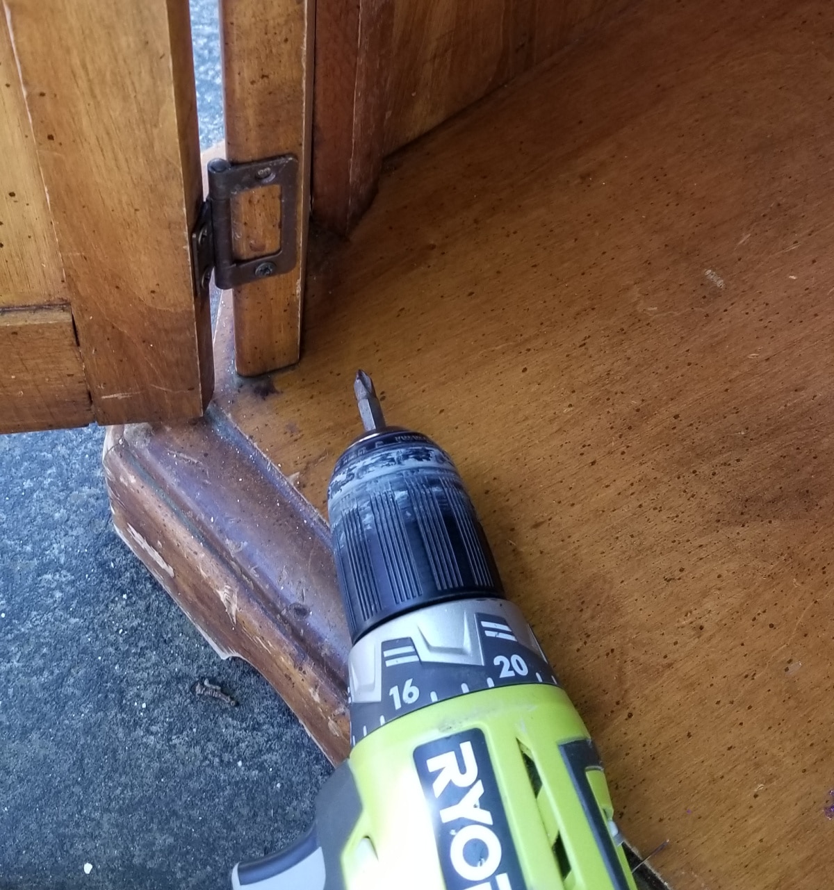 remove hardware before painting