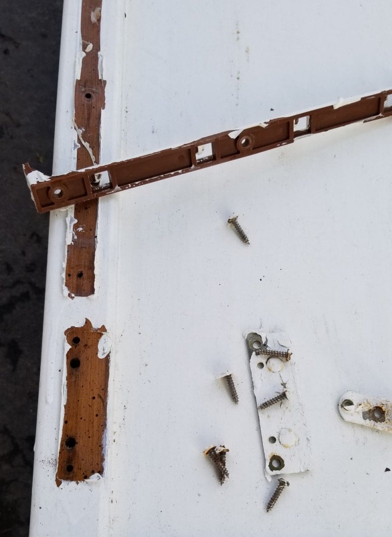 remove hardware from crib end