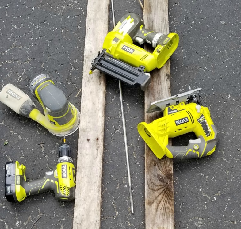 pallet boards and tools to make backyard beverage holder