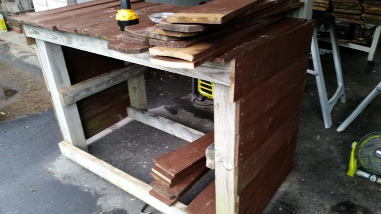 small side boards attached to enclose the outdoor buffet