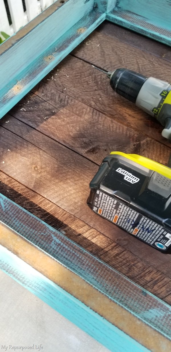 secure pallet boards to rustic side table with screws