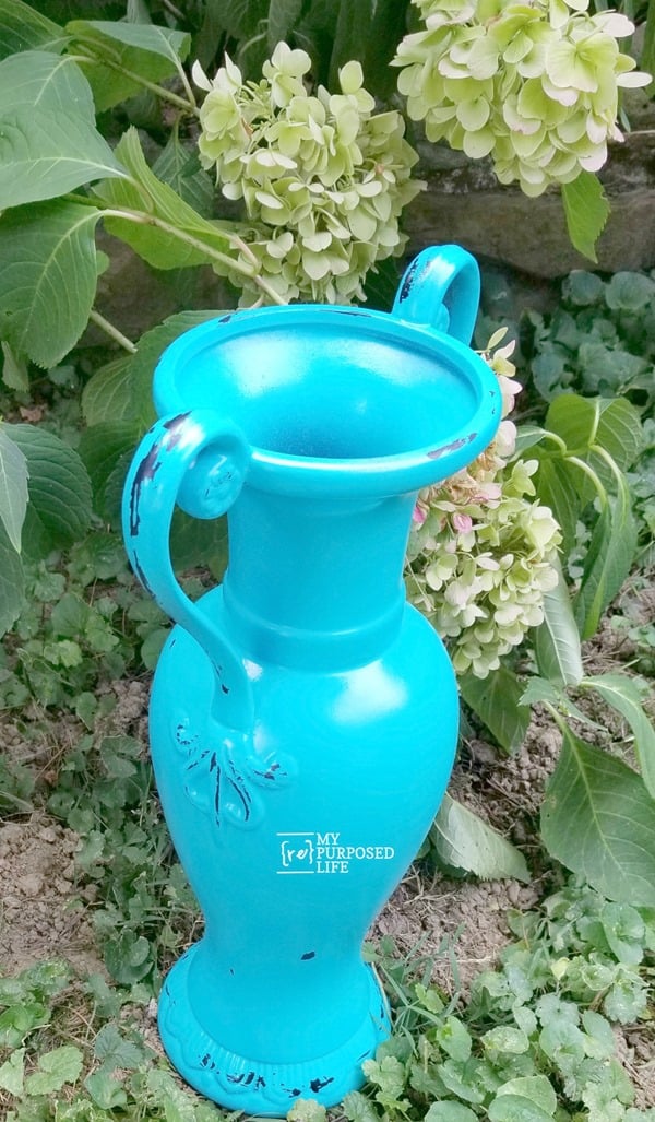 thrift store turquoise distressed vase MyRepurposedLife