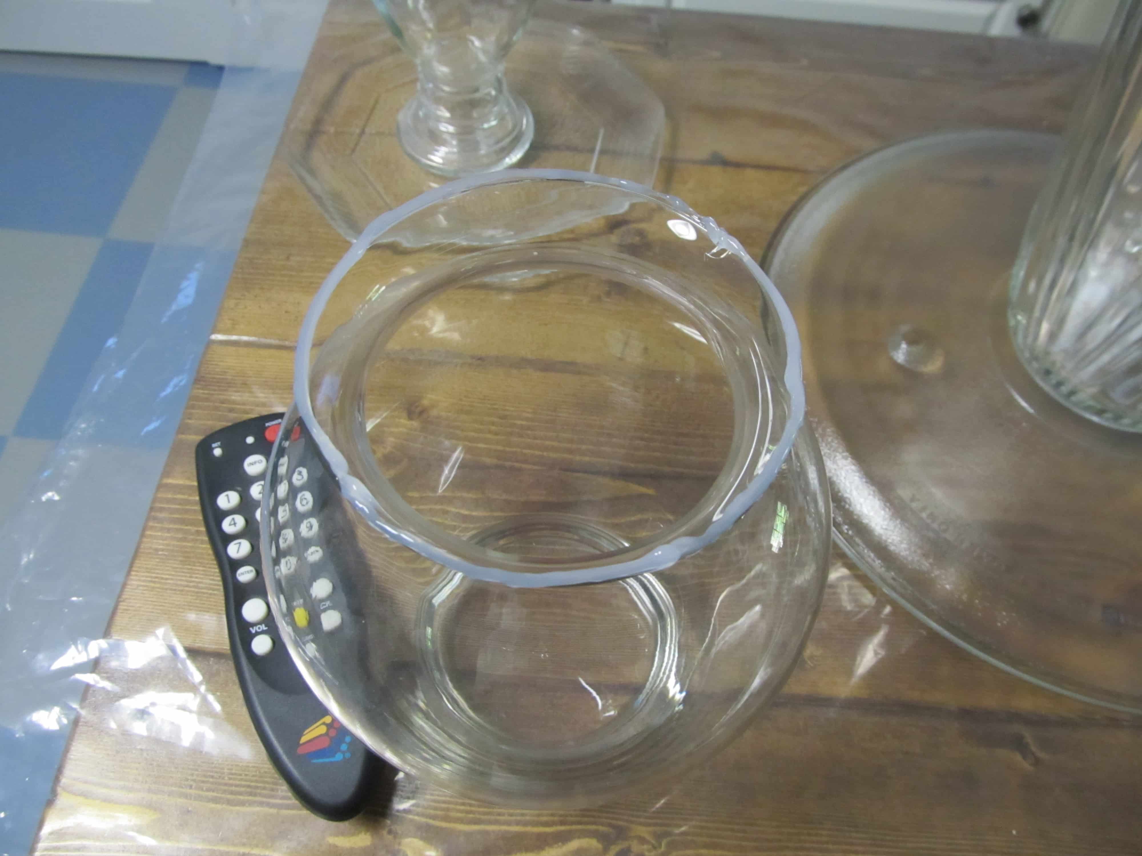silicone adhesive on the vase rim