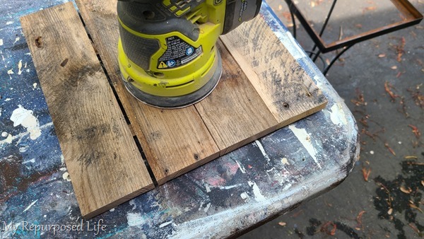 sand pallet boards smooth