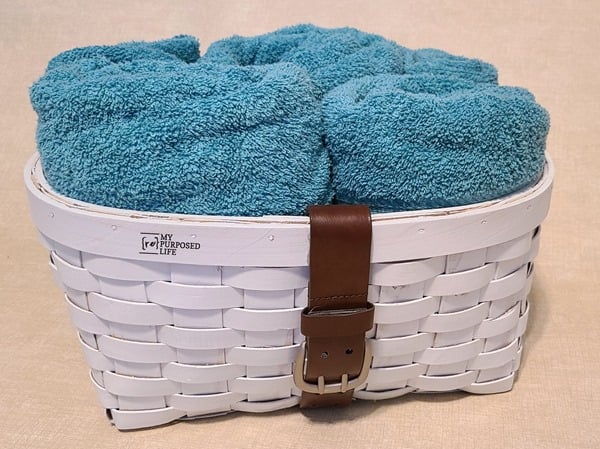 thrift store basket leather belt towel holder MyRepurposedLife