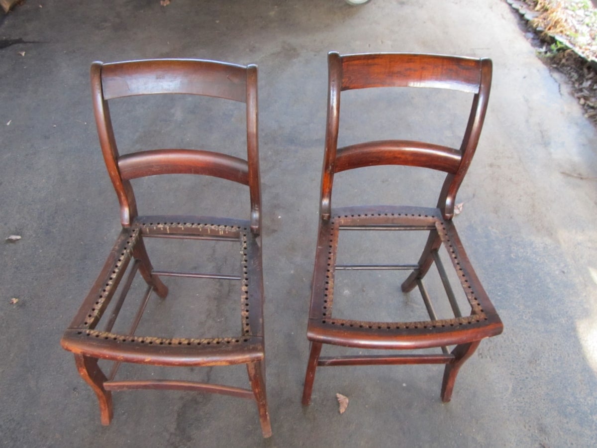 upcycling orphan chairs