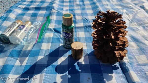 How to make pinecone Christmas Tree