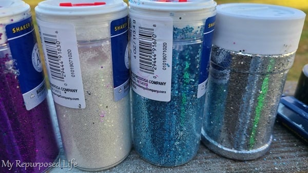 colored glitter shakers