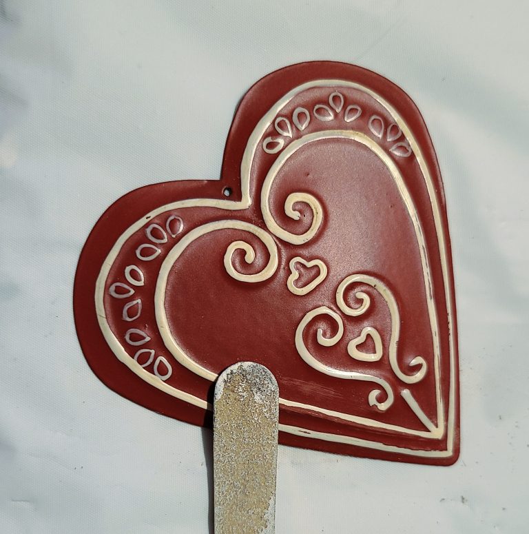 using an emery board for distressing
