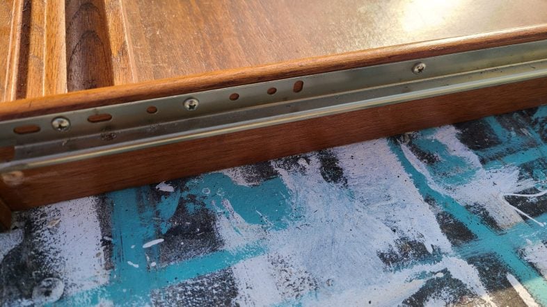 remove hardware from drawer