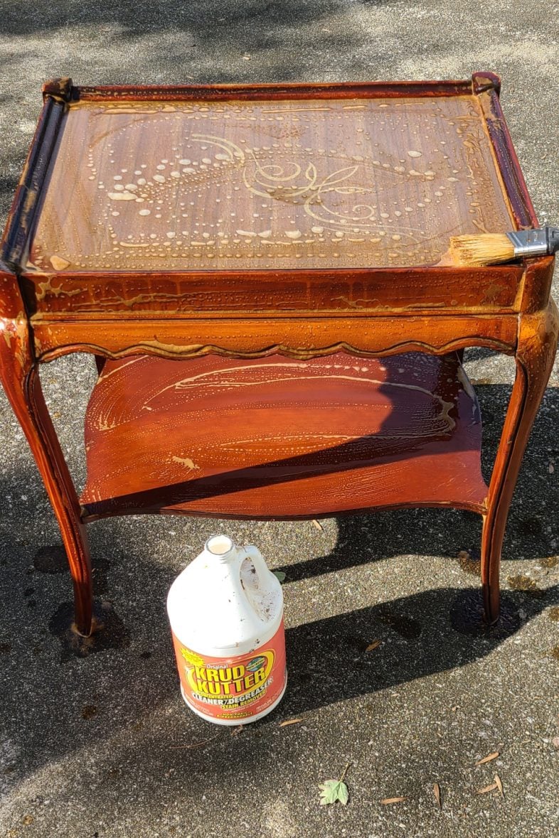 prep-furniture-for-painting-nicotine