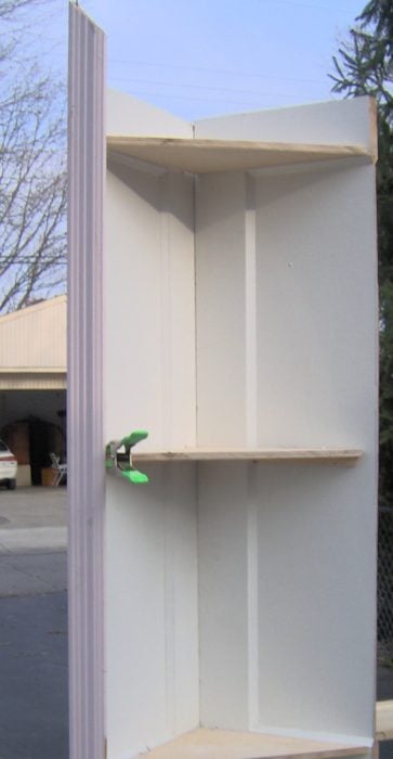 building a corner shelf out of a door