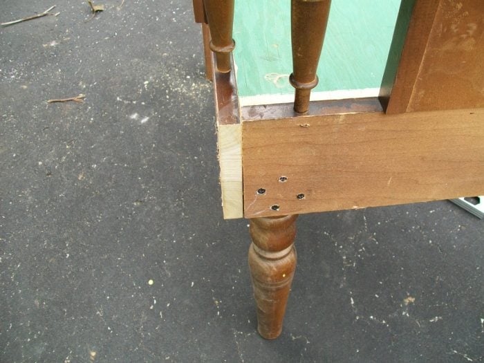 assembling a corner bench
