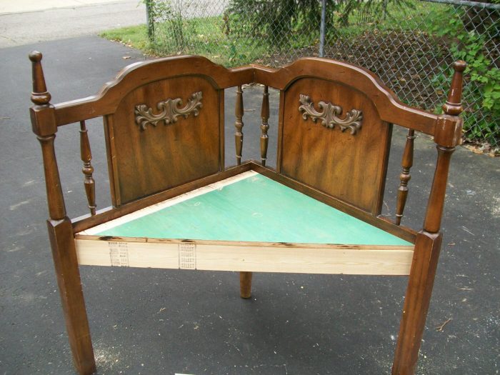 queen sized corner bench