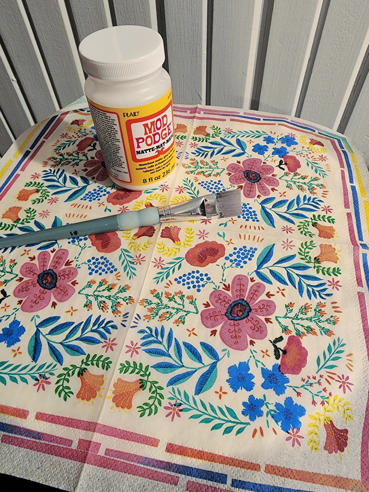 materials for decoupaging bar stools