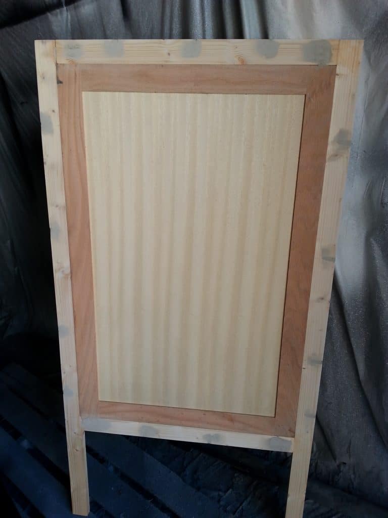 DIY Chalkboard Easel