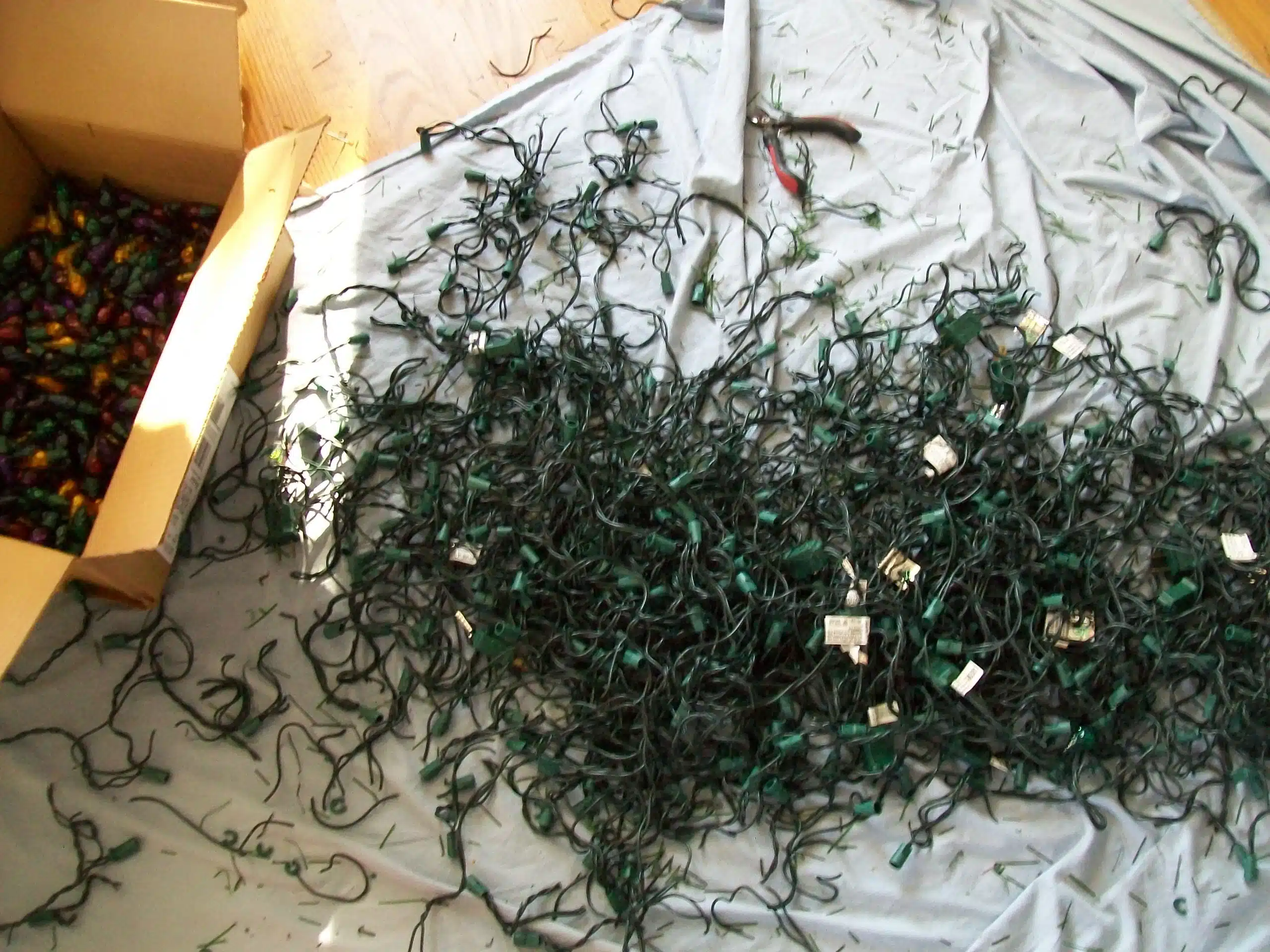 removing lights from pre-lit Christmas tree