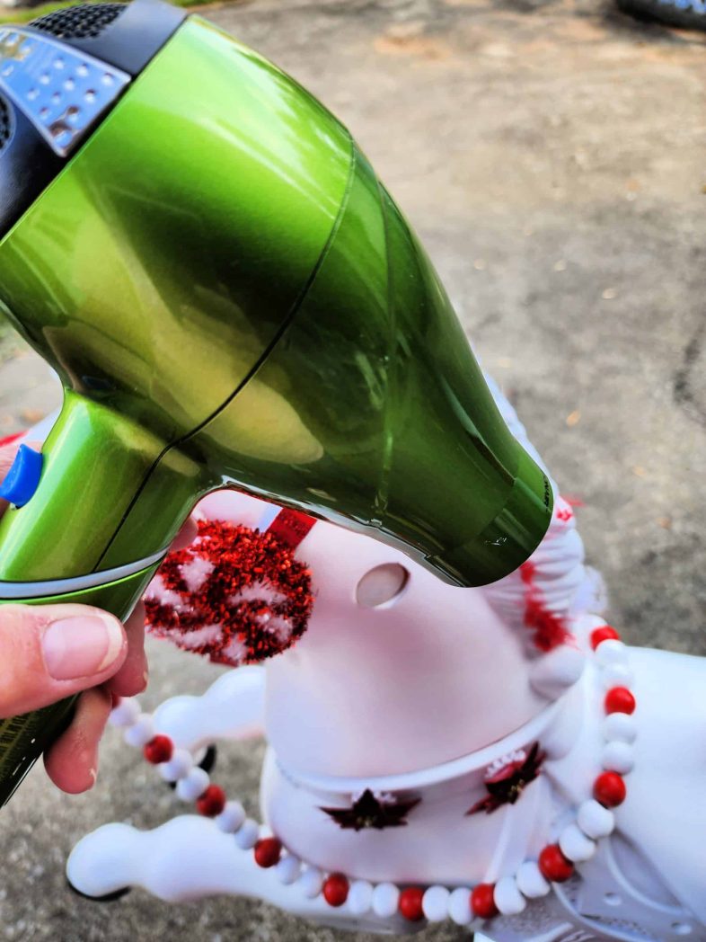 hair-dryer-removes-hot-glue