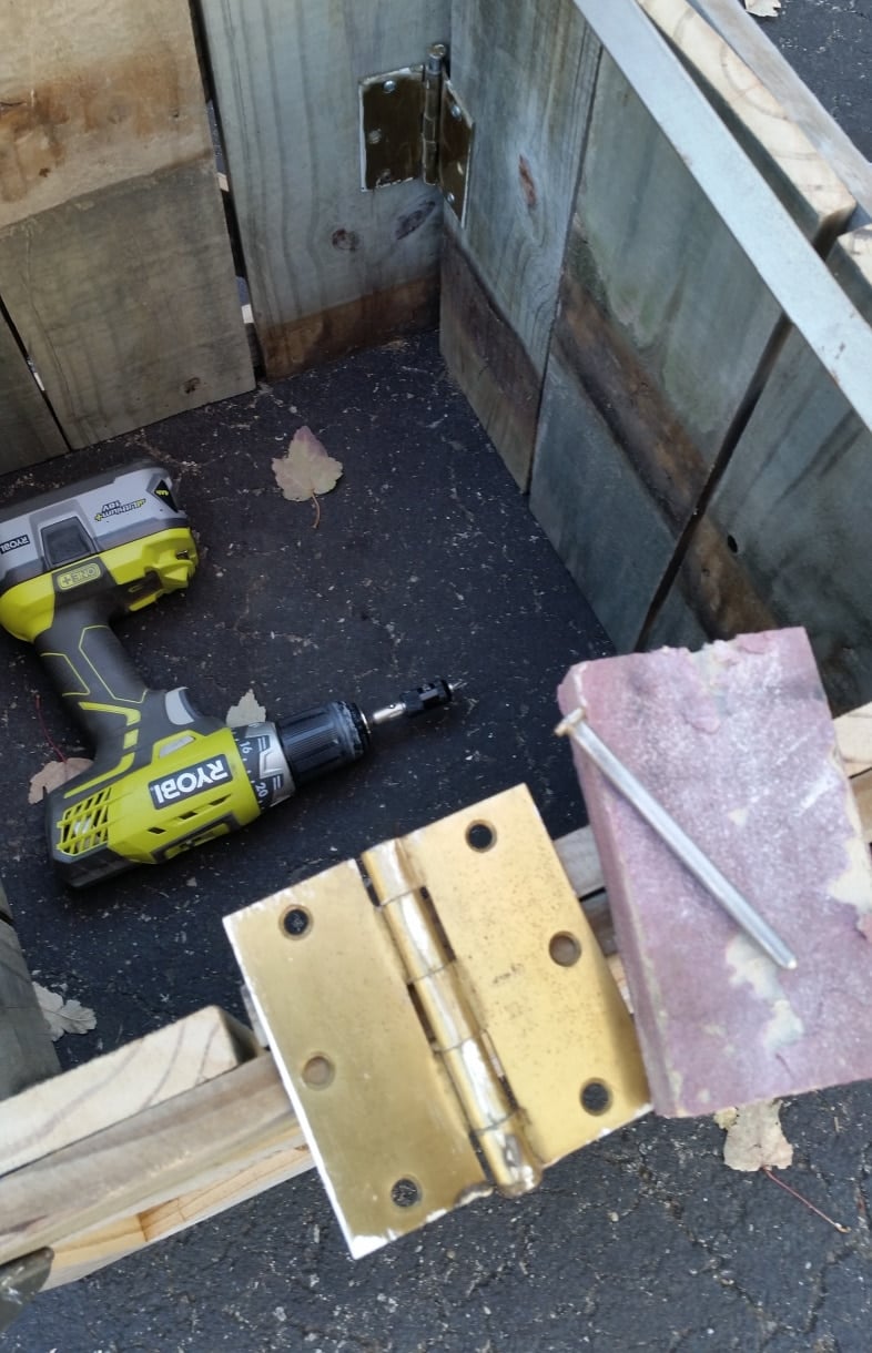 hinges make box sides collapsible