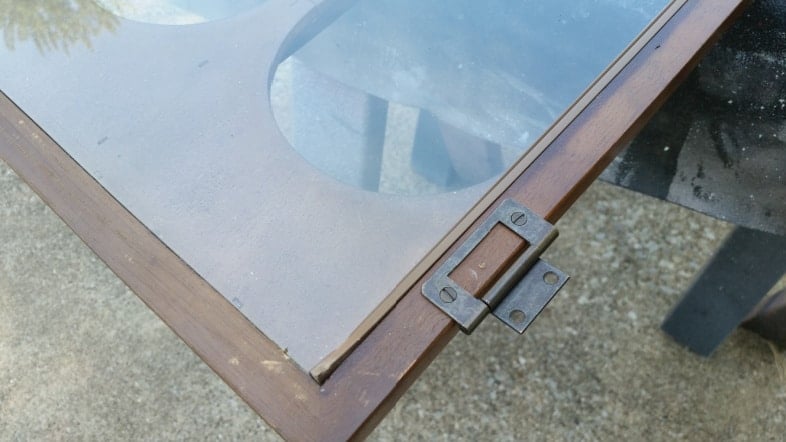 remove hinges mcm hutch