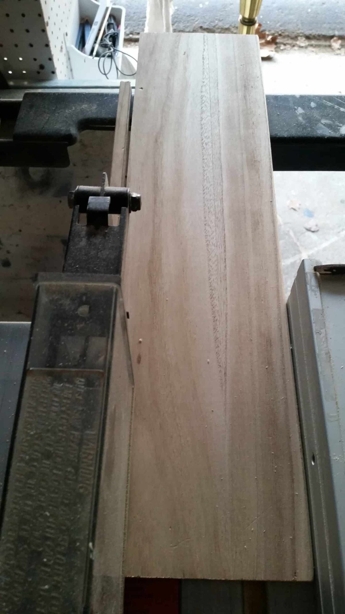 rip-drawer-side-on-table-saw