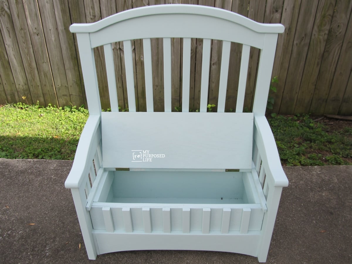add hinges to toybox bench seat MyRepurposedLife