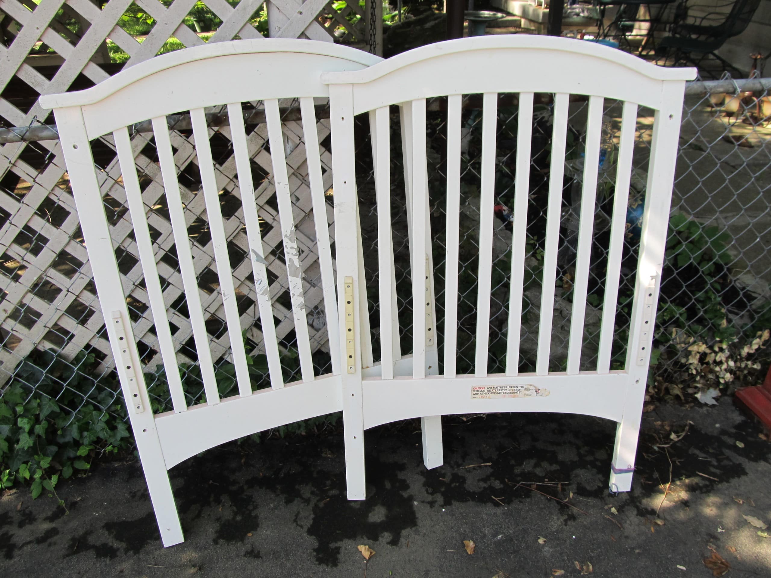 how to upcycle crib ends into a toy box