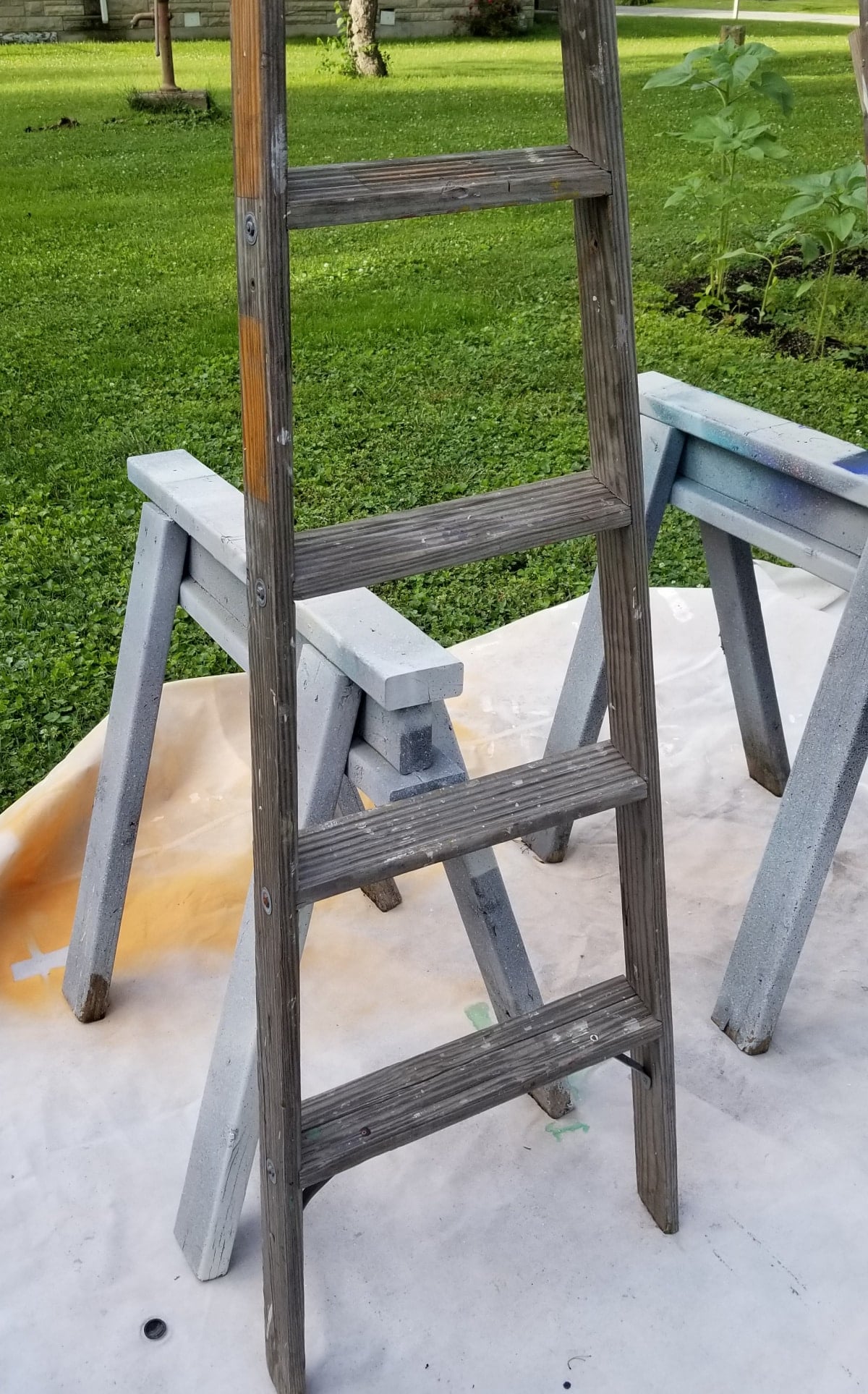 how to paint a wooden ladder