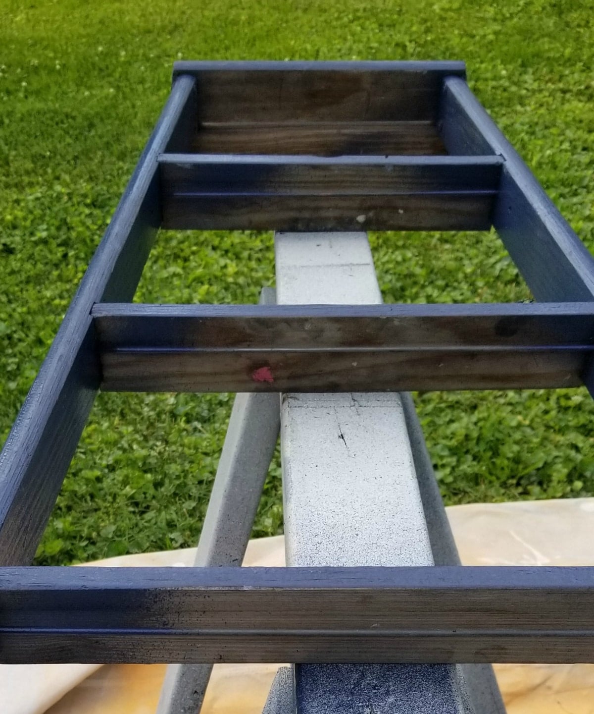 lay ladder horizontally for best results