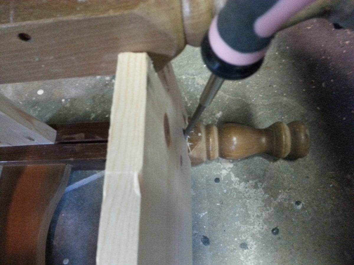 tighten pocket holes with a ratcheting screw driver