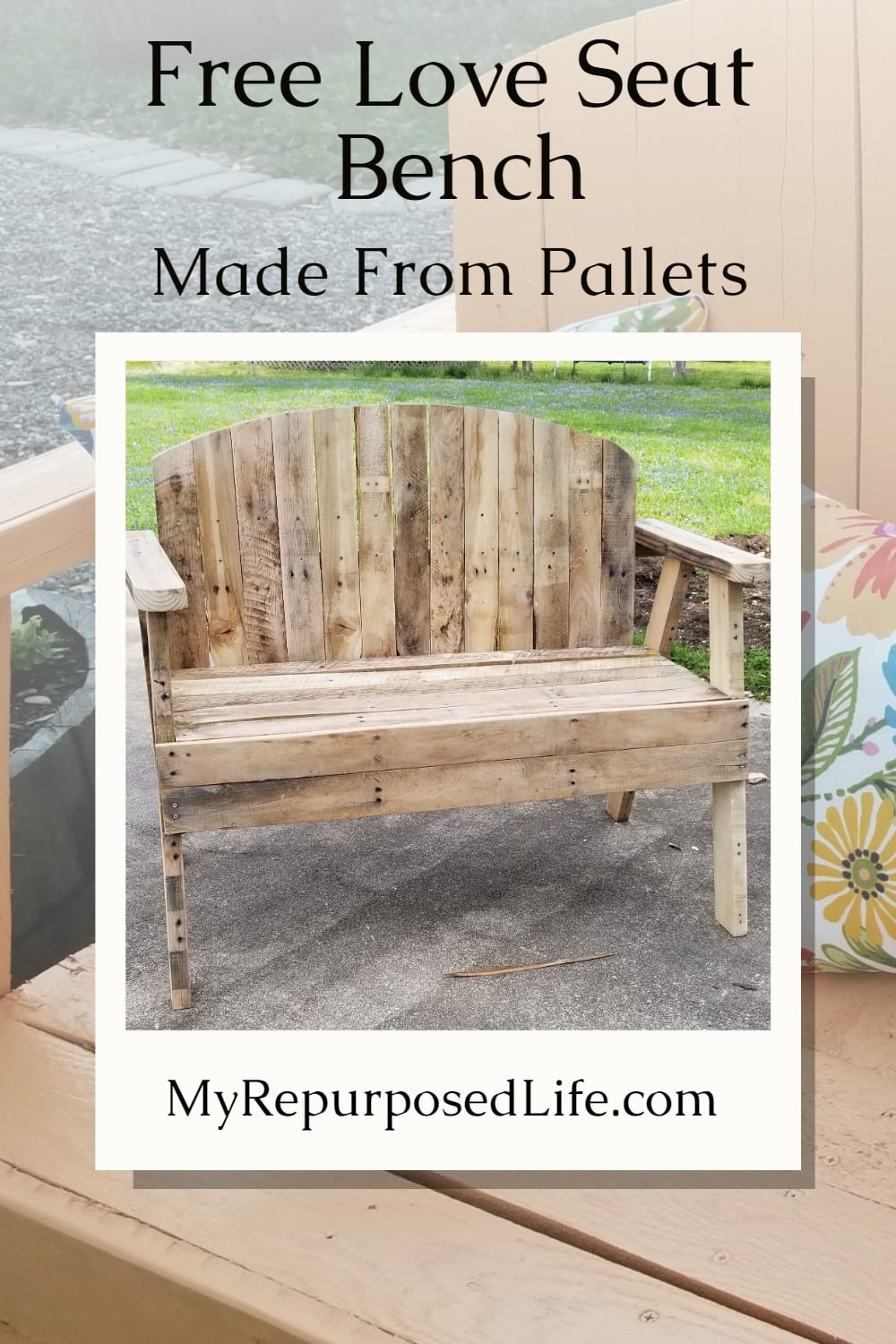 How to make an awesome garden pallet love seat bench. Using one pallet and a couple of reclaimed 2x4's you can easily follow this step by step tutorial. #MyRepurposedLife #repurposed #pallet #loveseat #bench via @repurposedlife