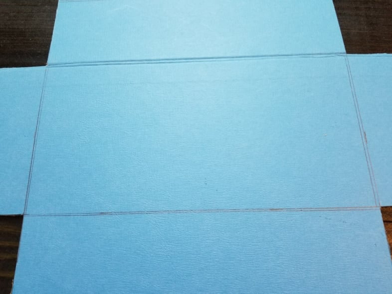 score lines to allow box to fold