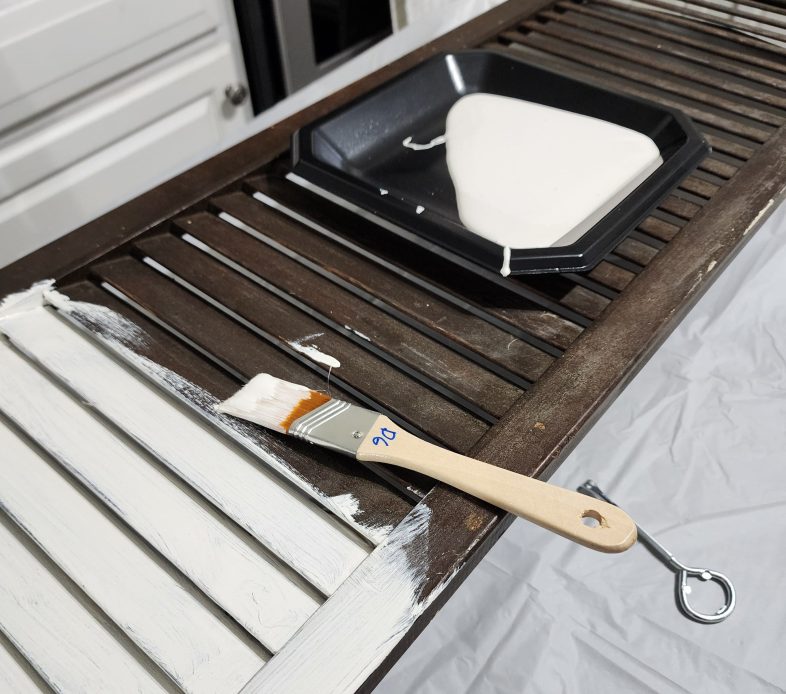 painting a Christmas stocking holder