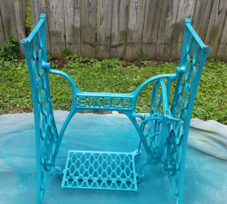 spray-paint-singer-treadle