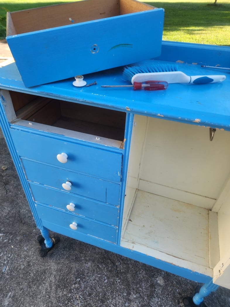 remove drawers and hardware