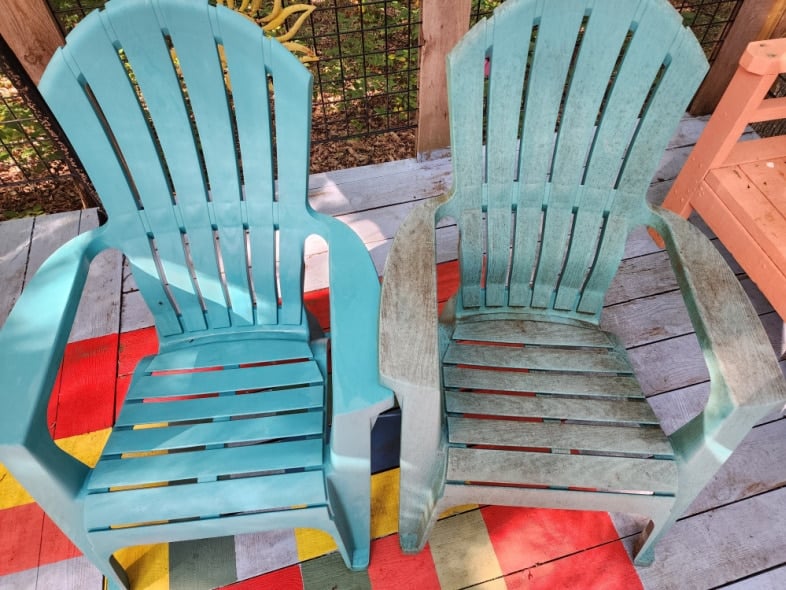 adirondack plastic chair before and after cleaning