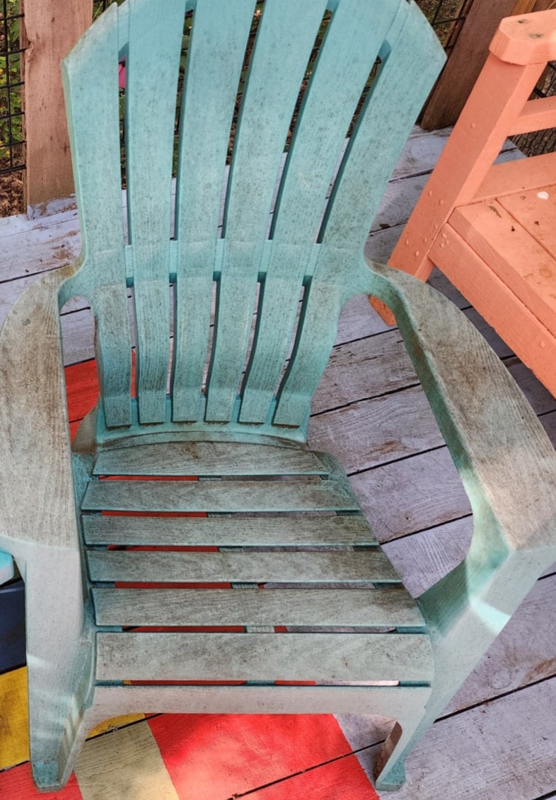 adirondack plastic chair before painting
