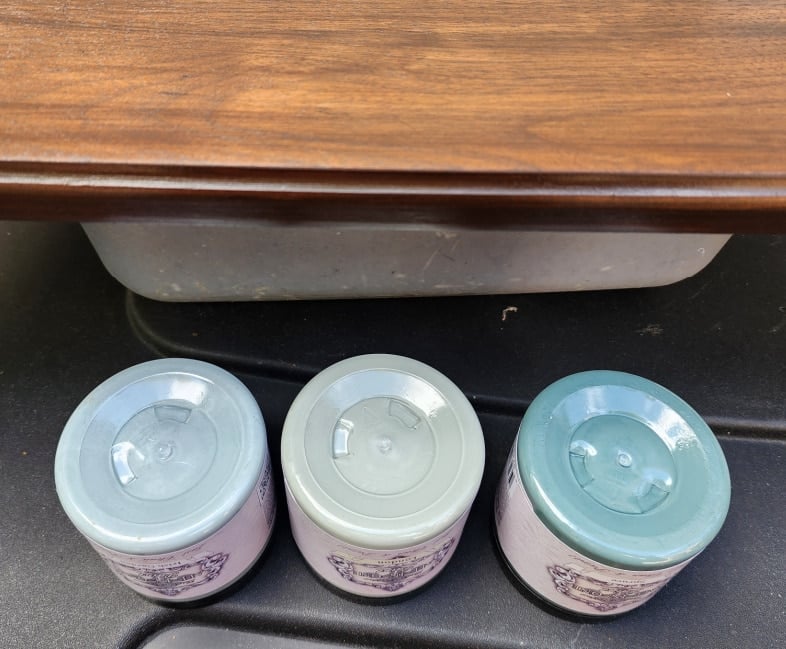 choosing a color for the painted sewing table