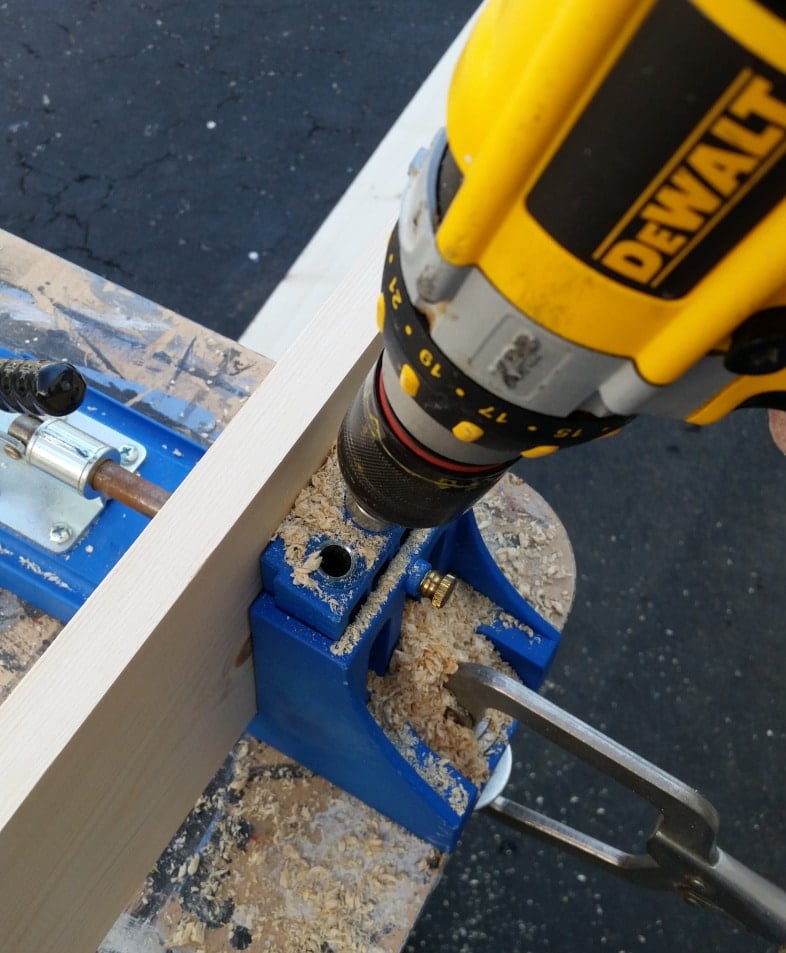 drilling kreg jig pocket holes