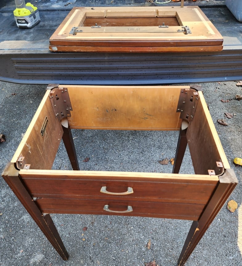 sewing machine cabinet and machine mounting board