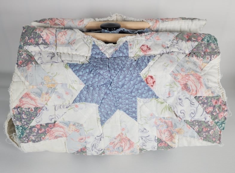 casserole carrier holding a crockpot