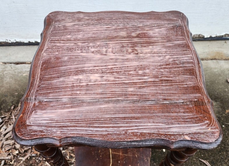 citristrip liberablly applied to small tabletop