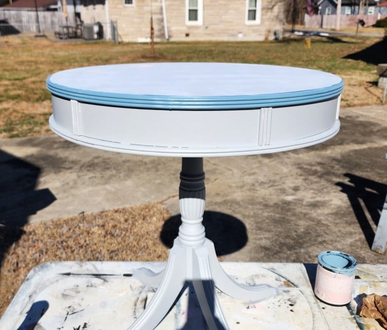 rim of drum table painted blue