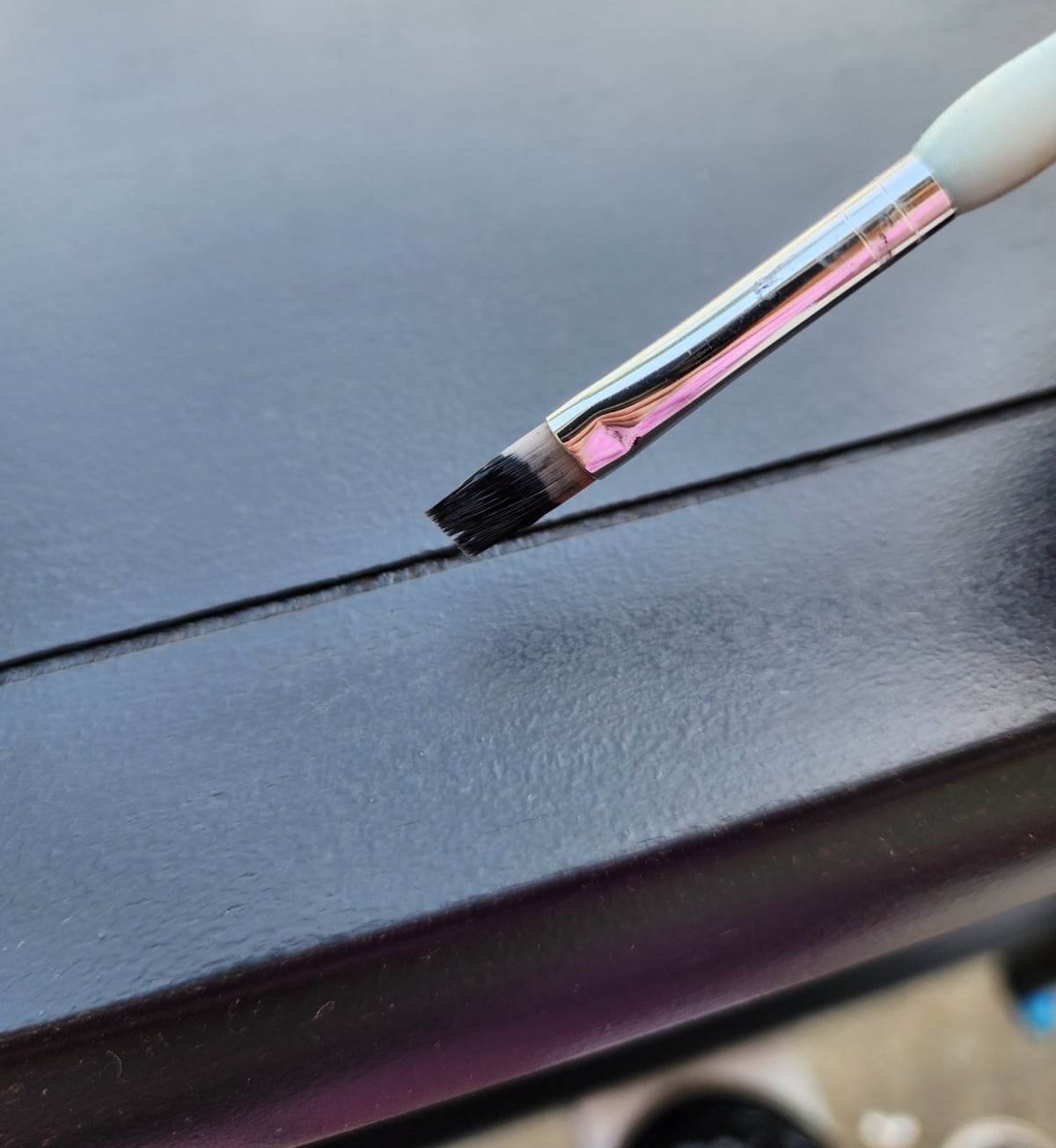 artist's brush for inset on table
