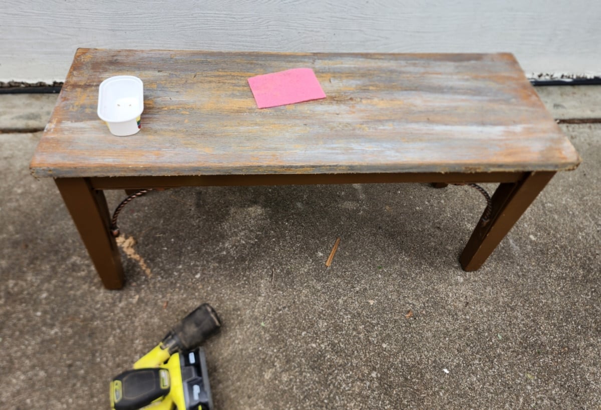 clean bench with scrubby