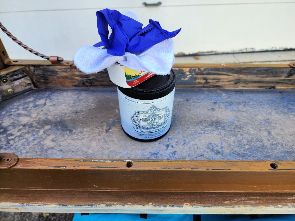 clean ghrift store table with surface prep